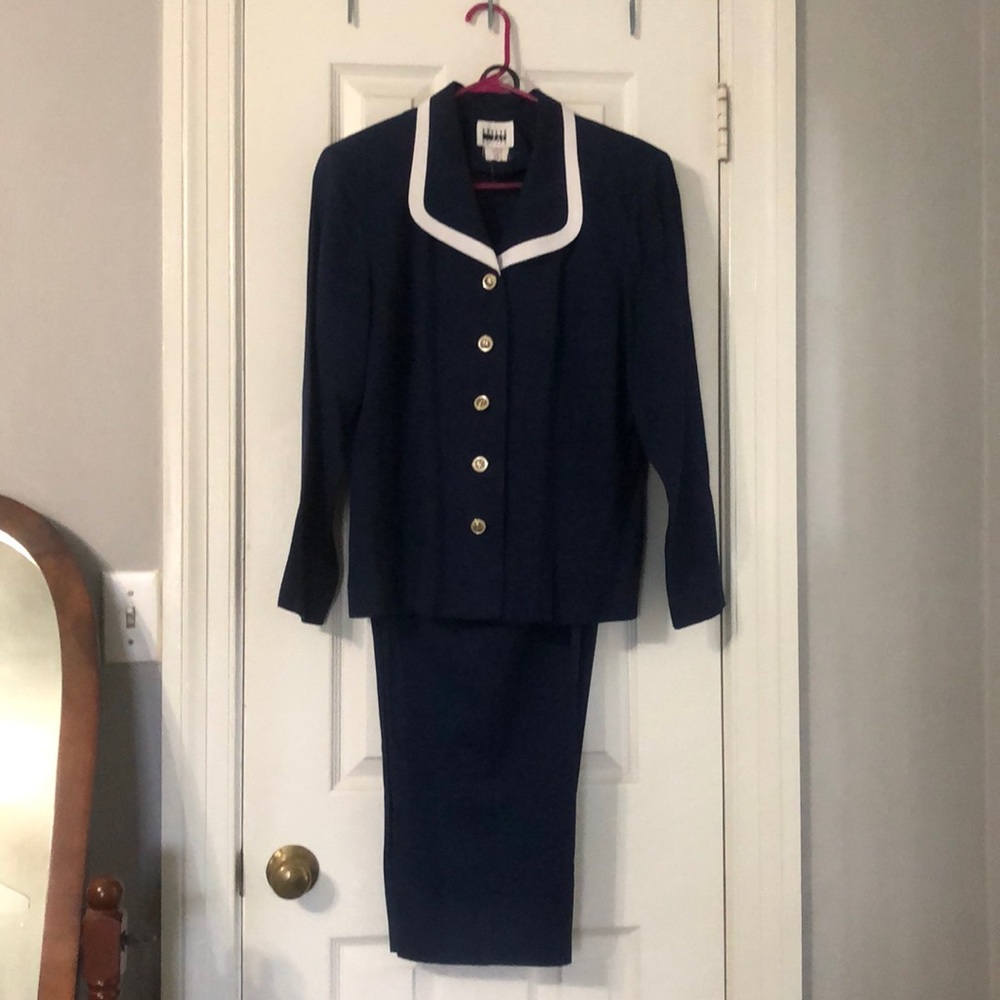 Leslie Fay ladies suit